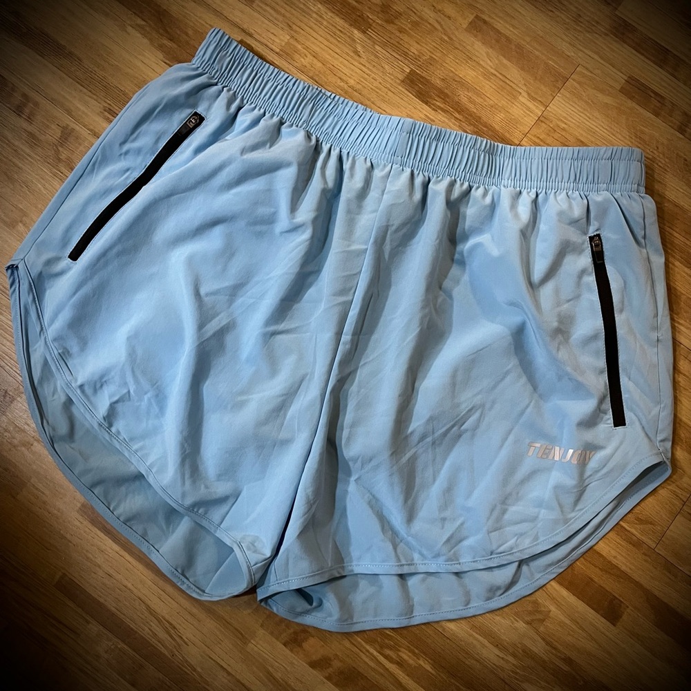 Tenjoy athletic shorts.